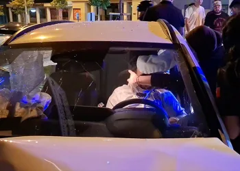 Bursa’da yolunu hızlı seçemeyen sürücü kaza yaptı