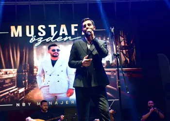 Kestel Belediyesi’nden Mustafa Özden Coşkusu: Amfi Tiyatro Doldu Taştı
