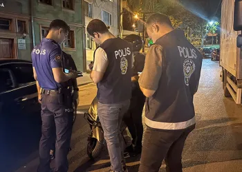Bursa’da ‘Huzur’ denetimlinde 3 aranan şahıs yakalandı
