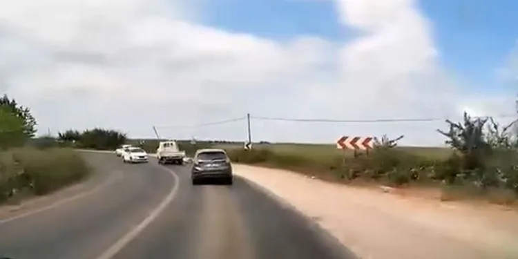 Bursa’da viraja hızlı giren otomobil kazaya sebep oldu