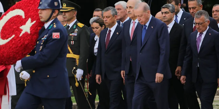 Cumhurbaşkanı Erdoğan başkanlığındaki devlet erkanı, Anıtkabir’i ziyaret etti