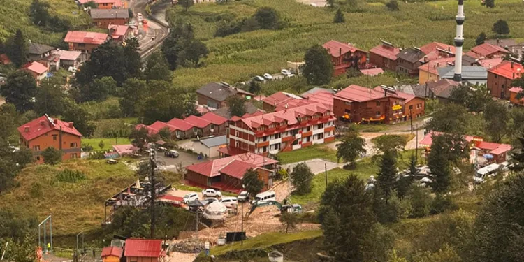Uzungöl’de ikinci taşkın