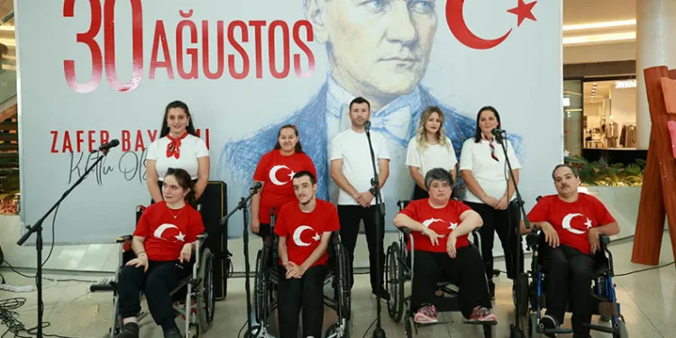 Özel Öğrencilerden 30 Ağustos Zafer Bayramı Konseri