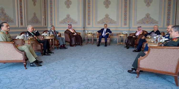 Mekke Ortak Savunma Anlaşması öncesi yetkililer bir araya geldi