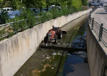 Marmaris’te derelerde temizlik seferberliği