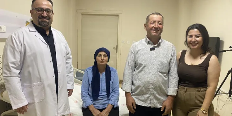 Kafatası kemiğini 8 ay karnında taşıdı