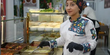 ‘Yapamazsın’ diyenlere aldırış etmedi, 19 yaşında kendi işini kurdu