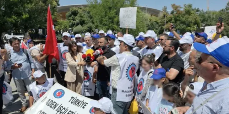 Doruk Madencilik işçilerinden Ankara Garı’na yürüyüş