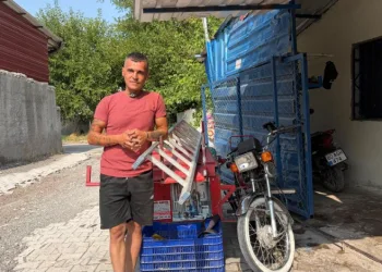 Boynunda merdivenle motosiklet kullanan tesisat ustası konuştu