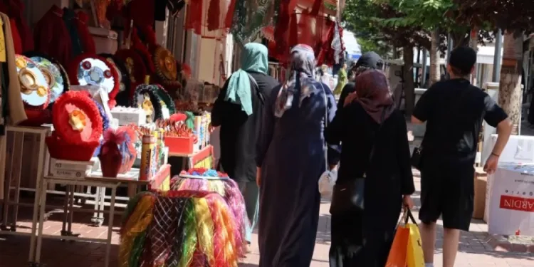 Kırşehir’de gurbetçi hareketliliği esnafa can suyu oldu
