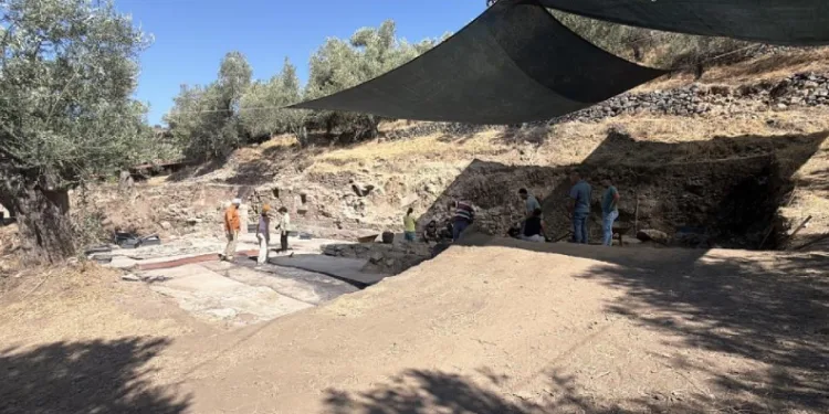Antandros Antik Kenti’nde bin 600 yıllık kilise gün yüzüne çıkarılıyor