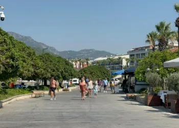 Ağustos seferlerine başladı, Marmaris’e 3 bin 700 turist getirdi