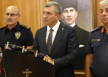 Levant akıntısı Doğu Akdeniz’in kirliliğini Antalya kıyılarına taşıyor