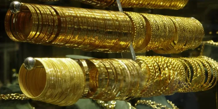 Kuyumcular altın fiyatlarındaki hareketliliğin piyasaya yansıyacağına düşünüyor