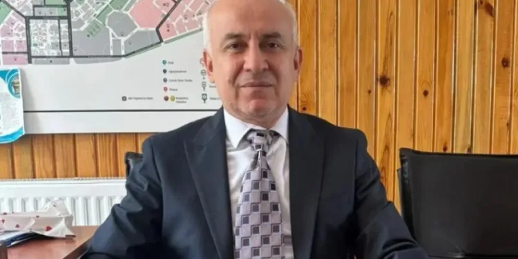 Kütahya’da Doç. Dr. Hasan Basri Karayel’e uluslararası onur