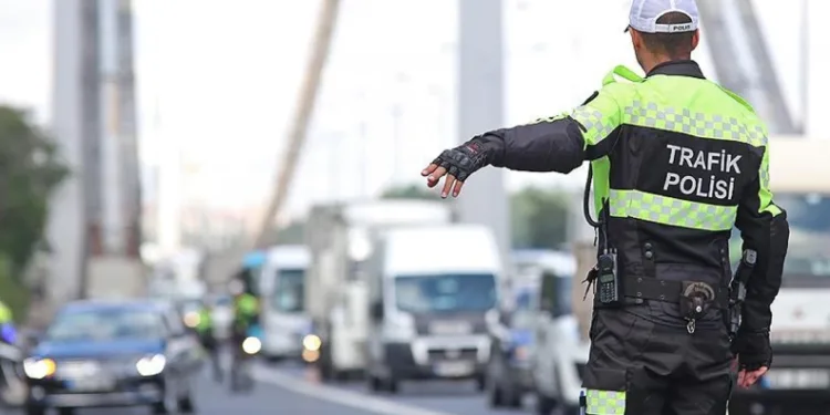 Ehliyette iki yıl şartı geliyor: Aday sürücüler bu hataları yaparsa yanacak