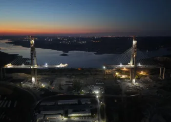 Kanal İstanbul’lun ilk köprüsünde 250 tonluk dev operasyon