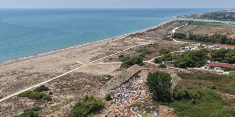 Plajı çöplüğe çeviren 5 yıldızlı otelin sertifikası iptal edildi