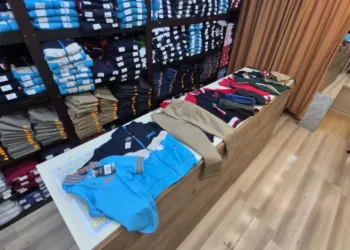 Okul kıyafetlerinde hareketlilik başladı