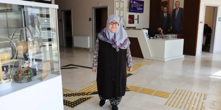 82 yaşındaki parkinson hastası sporla bastonunu attı