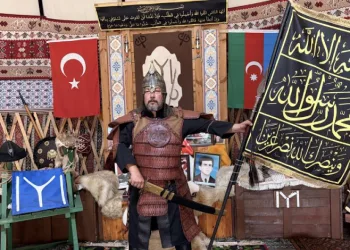 Kendi kurduğu otağında Malazgirt Zaferi’nin 955. yıl dönümünü kutladı