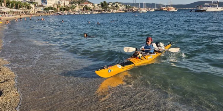 İstanbul’dan 83 gün önce kanoyla yolculuğa çıkan sporcu Bodrum’a ulaştı