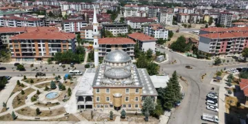 Yıldırımın yıktığı minare yeniden inşa edildi