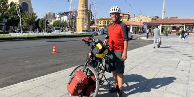 13 yıllık bisiklet tutkunu, en büyük hayali için dünyayı pedallayacak