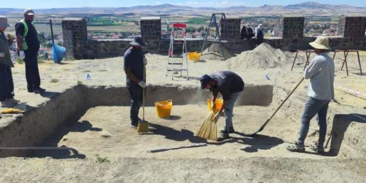 Belediye çalışması tahmin edilen 5 bin yıllık tarihi ortaya çıkarttı