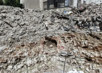 Bahçelievler’de inşaatın temelinde tarihi bulgular çıktı