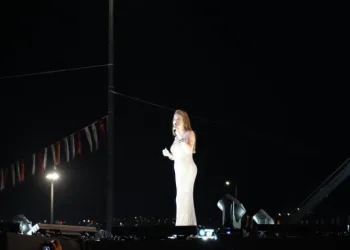 ‘Sivaslılar Günü’nde Ebru Yaşar rüzgarı