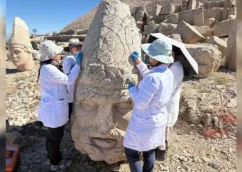 Nemrut’un dev heykellerine 5 yıllık koruma kalkanı