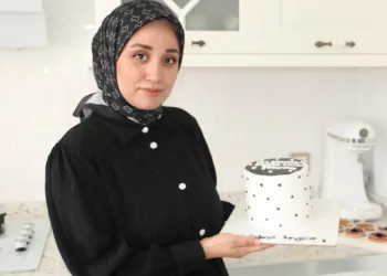 Çocuklarını uyuttuktan sonra pasta yapıp satan anne hayallerinin peşinde koşuyor