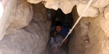 Peynirlerini yüzyıllardır buz mağaralarında muhafaza ediyorlar