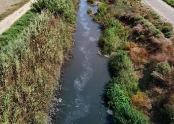 Kanallardaki mikroplastikler, Akdeniz’e ilerliyor: Bakanlık kanallardan örnek topladı