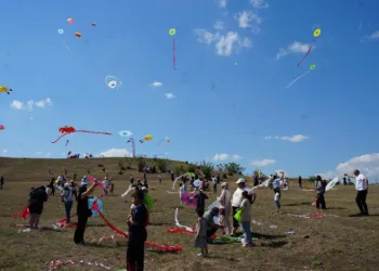 2 bin yıllık antik kentte gökyüzünü uçurtmalar süsledi