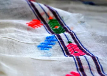 İlmek ilmek yaşatılan bir miras: Karnavas Bezi