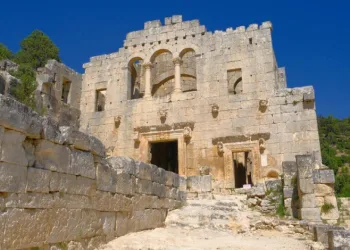 UNESCO listesindeki Alahan Manastırı zamana direniyor