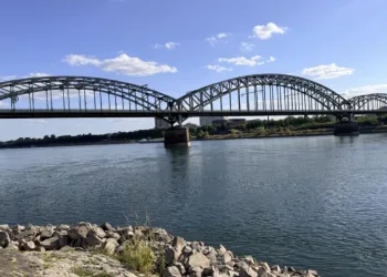 Almanya’da Ren Nehri’nde kuraklık alarmı