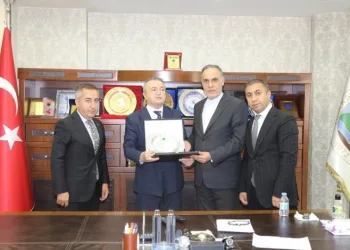 İran Büyükelçisi Habibollahzadeh’ten Hakkâri’de ekonomi temasları