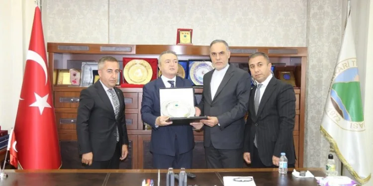İran Büyükelçisi Habibollahzadeh’ten Hakkâri’de ekonomi temasları