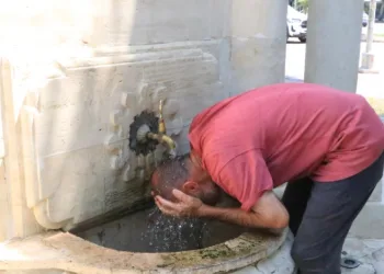 Adana’da sıcak hava bunaltıyor