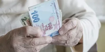 Zamlı yaşlı ve engelli aylıkları ödenmeye başlandı