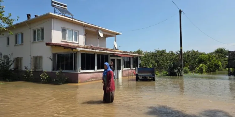 Çarşamba’yı sel aldı: Tarım alanları ve evler sular altında kaldı