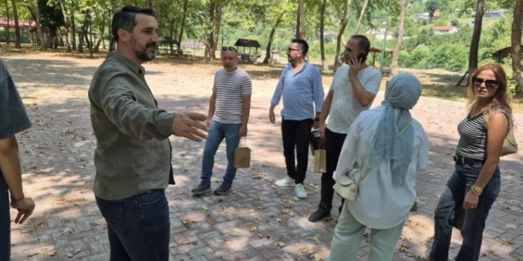 Bartın’da buzağı hediyeli bal festivali