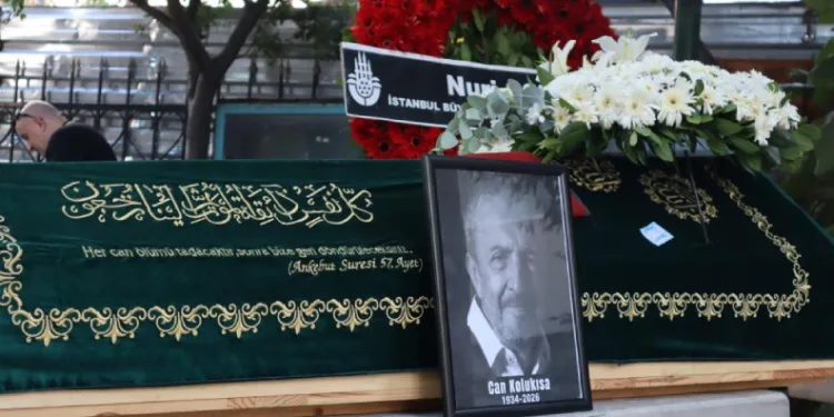 Usta oyuncu Can Kolukısa son yolculuğuna uğurlandı