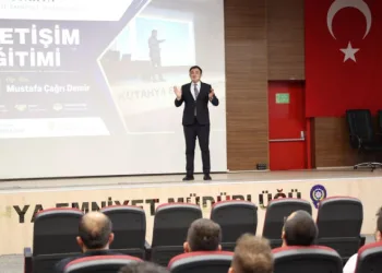 Kütahya’da İl Emniyet Müdürlüğü personeline etkili iletişim eğitimi