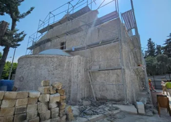 Depremde hasar gören İskenderun Aziz Corc Rum Ortodoks kilisesi restore ediliyor
