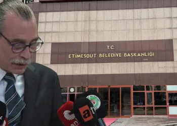 Etimesgut Belediyesi operasyonunda gözaltına alınanlar adliyeye sevk edildi