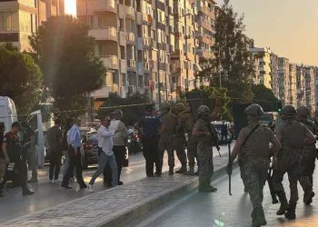 İzmir’de banka soygunu girişimi! Bir banka çalışanı rehin alındı
